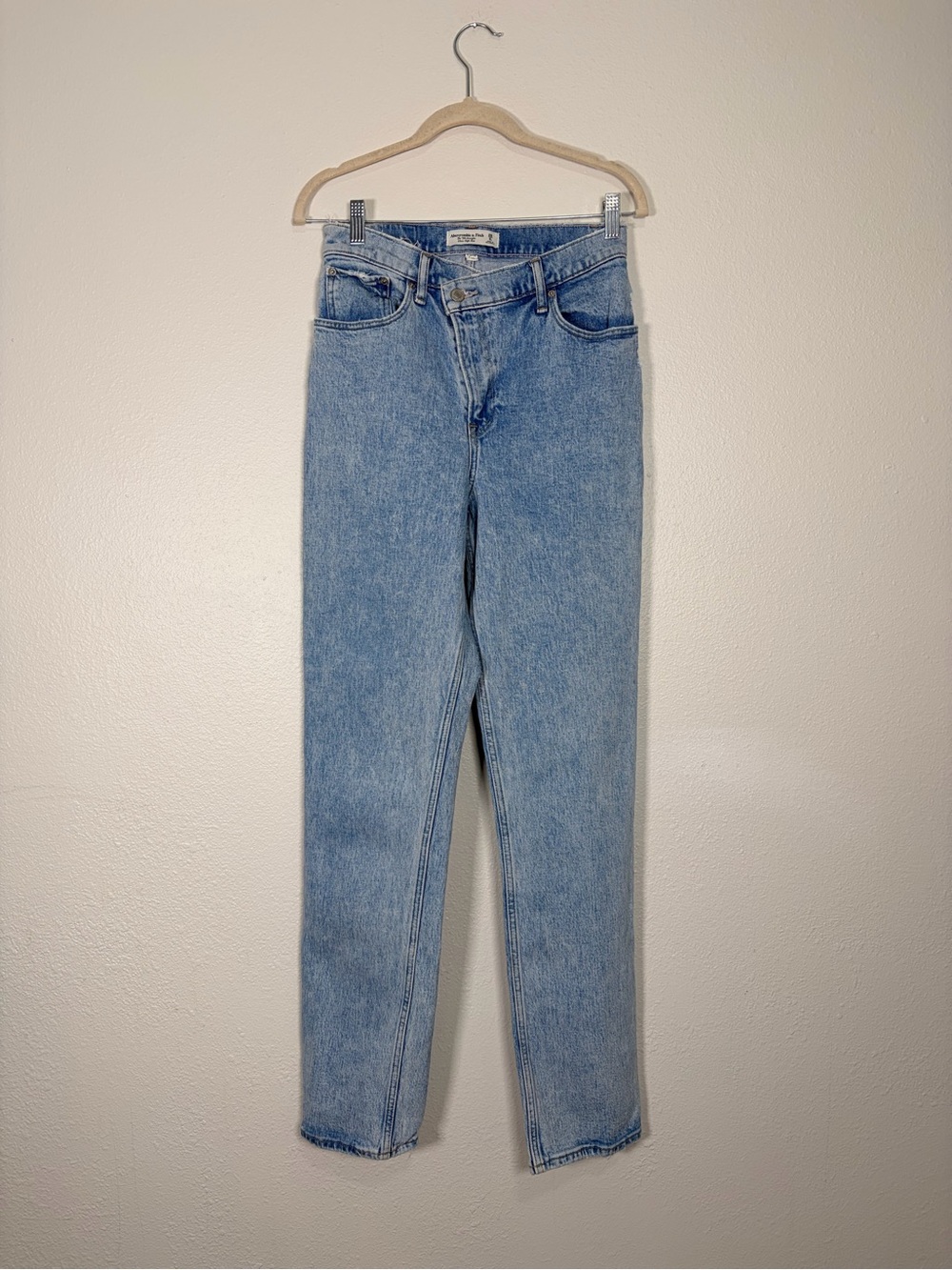 Abercrombie & Fitch 90’s straight ultra high rise jeans size 6L
